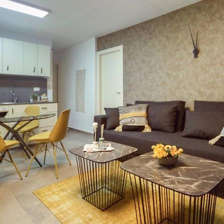 Authentic One Bedroom Apartment In City Center القدس المظهر الخارجي الصورة